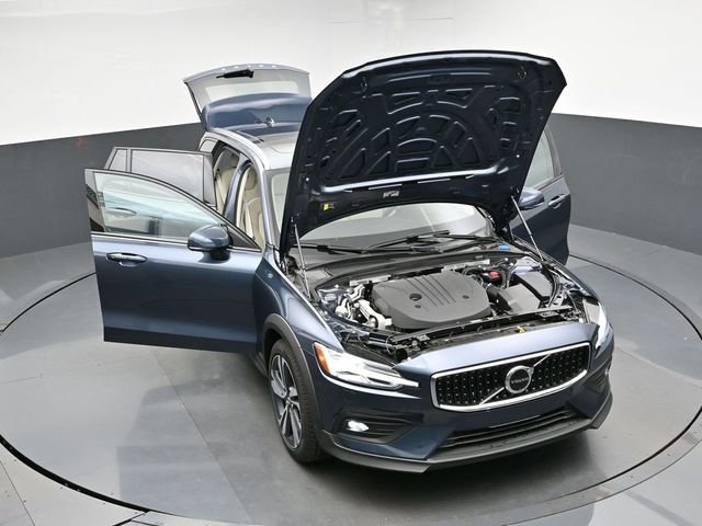 New 2026 Volvo V60 B5 Cross Country Plus w/ Protection Package Premier image 41