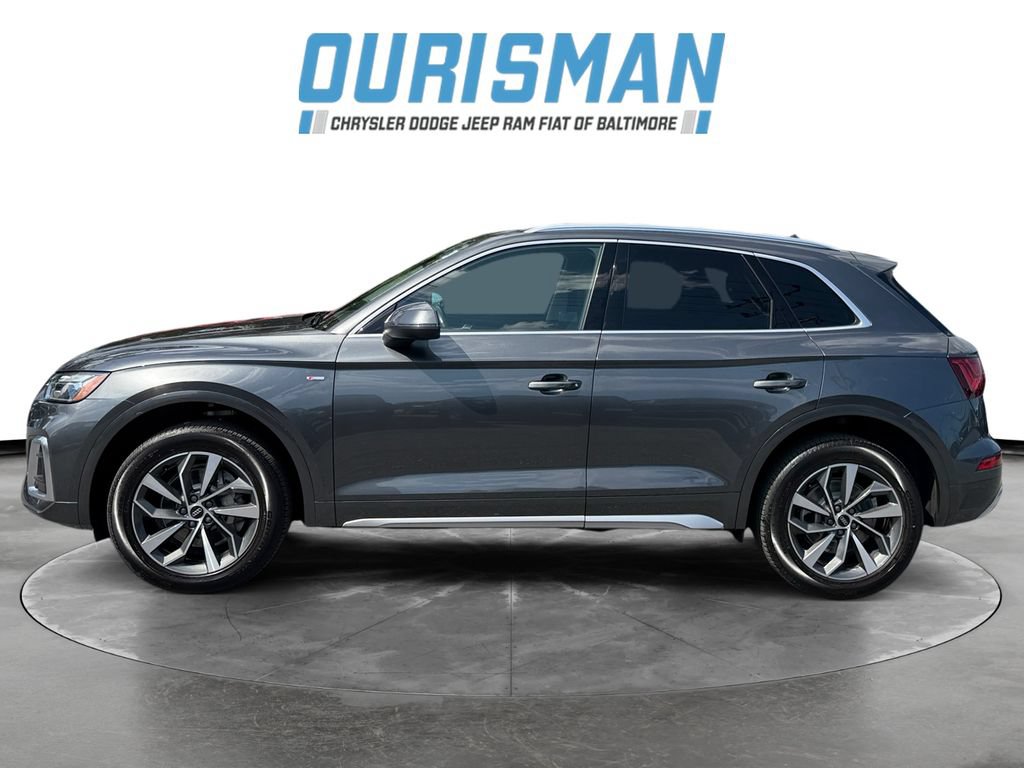 Used 2023 Audi Q5 2.0T Premium w/ Convenience Package AWD/4WD image 3