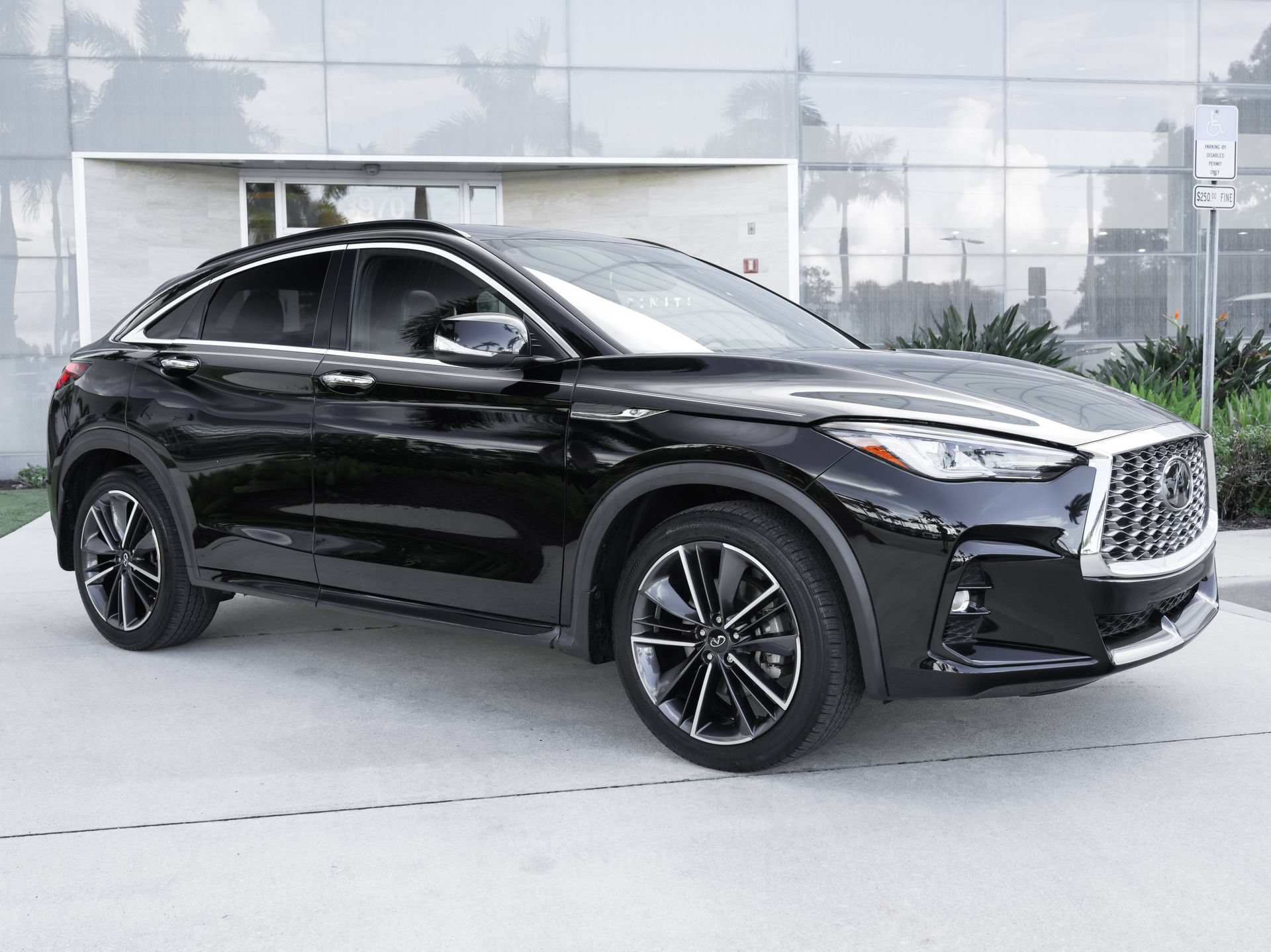 Used 2023 INFINITI QX55 Luxe w/ Cargo Package AWD/4WD image 4