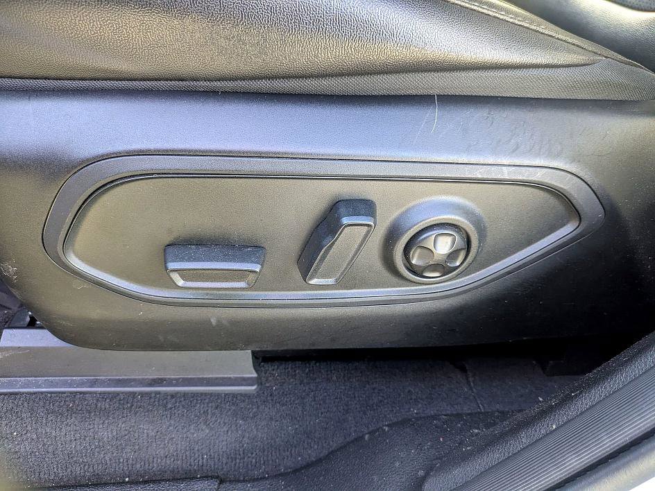 Used 2023 Jeep Grand Cherokee Altitude image 13