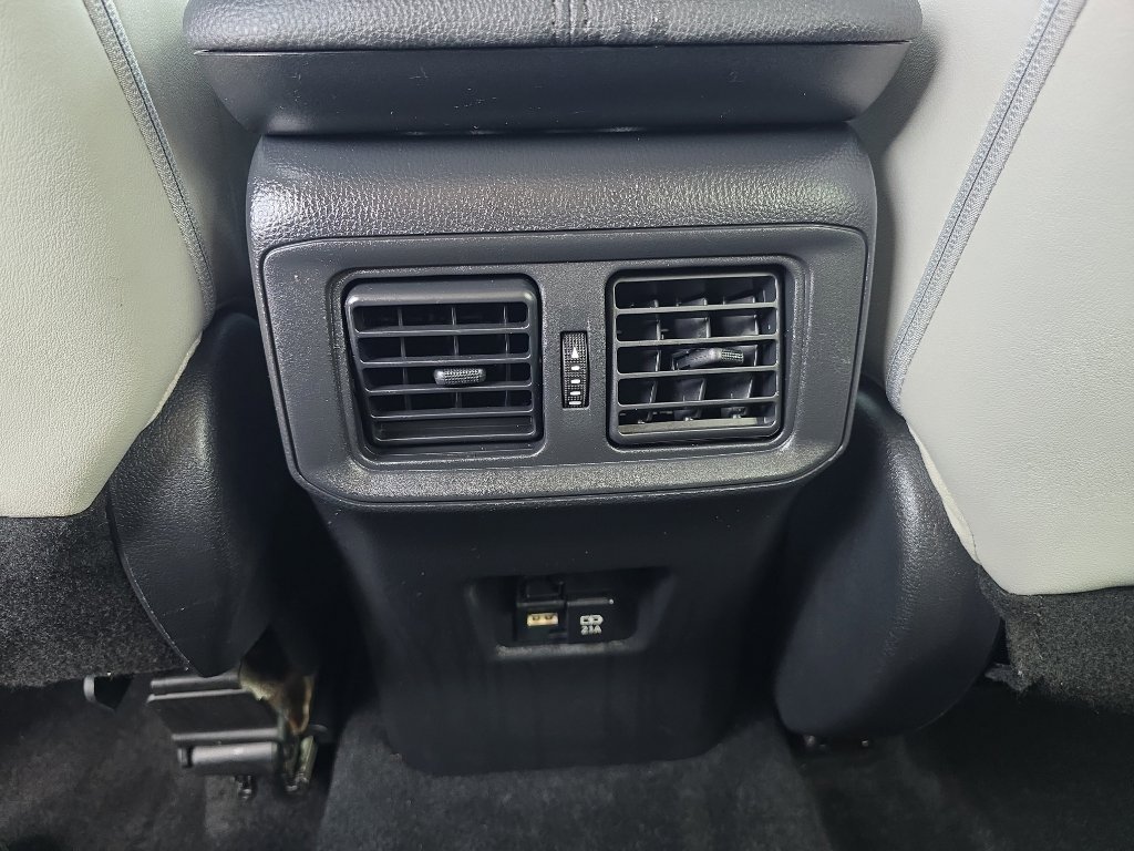Used 2021 Toyota RAV4 XLE Premium AWD/4WD image 20