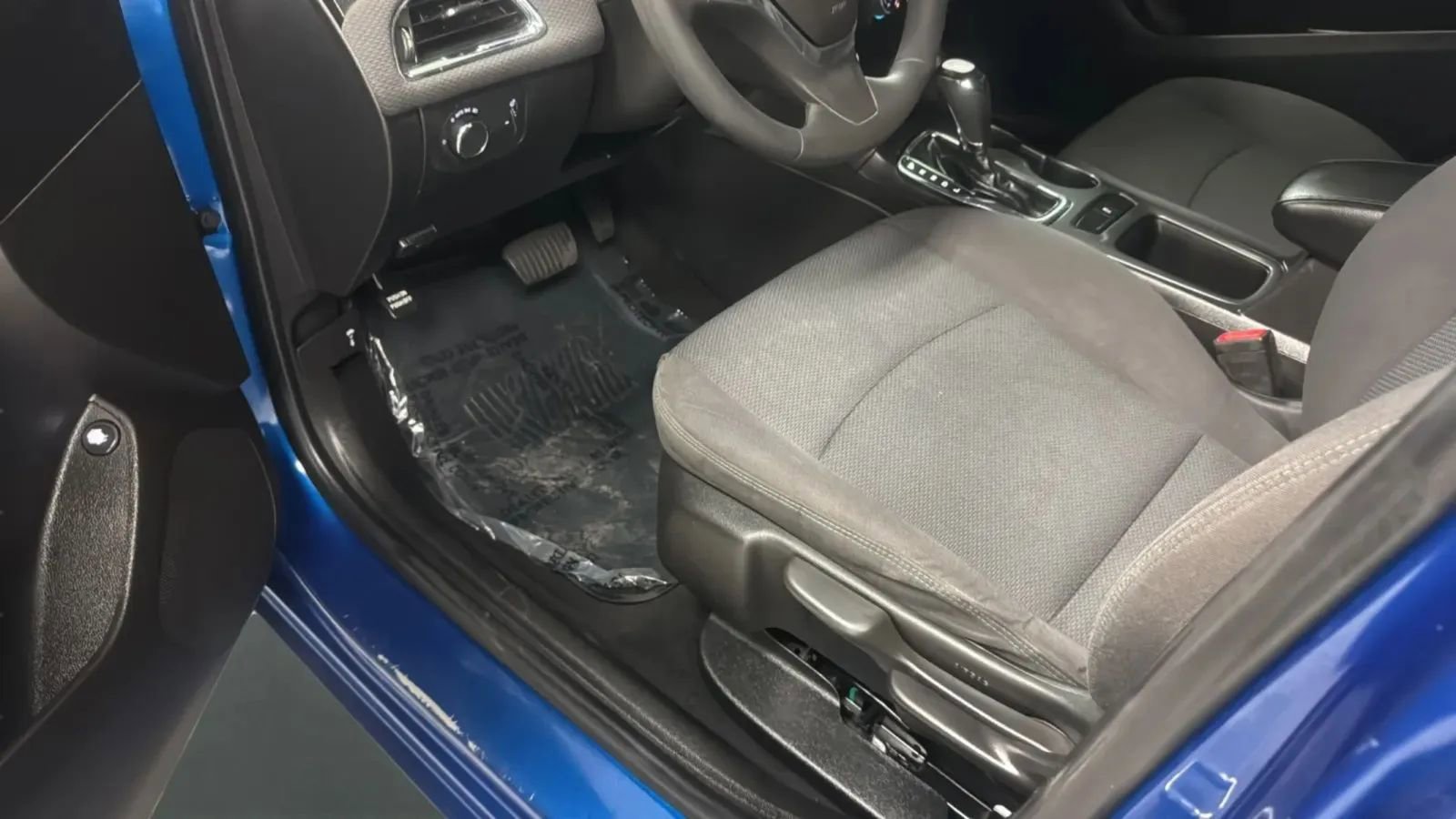 Used 2018 Chevrolet Cruze LT FWD image 24