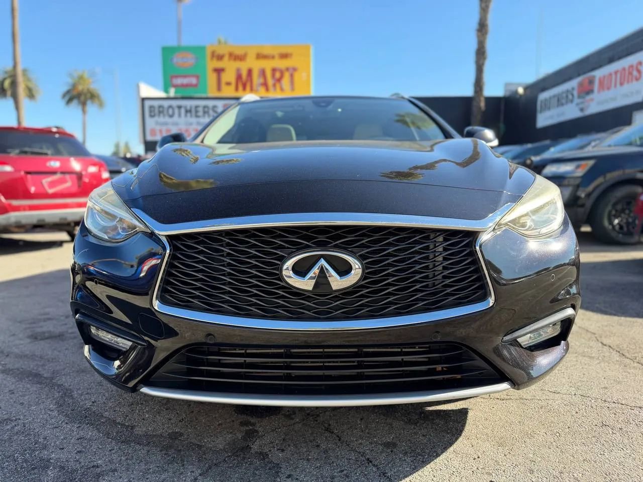 Used 2018 INFINITI QX30 Premium w/ Navigation Package image 6