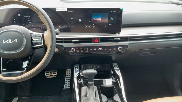 Certified 2025 Kia Sorento SX Prestige w/ Olive Brown Leather Package image 26