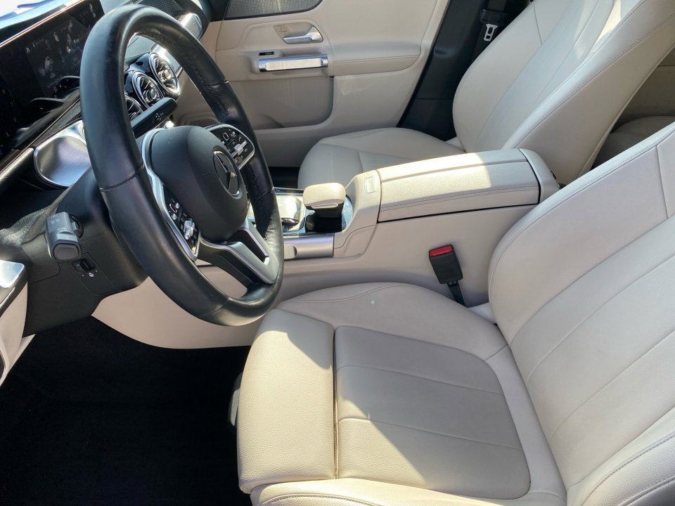 Used 2022 Mercedes-Benz GLB 250 4MATIC image 11