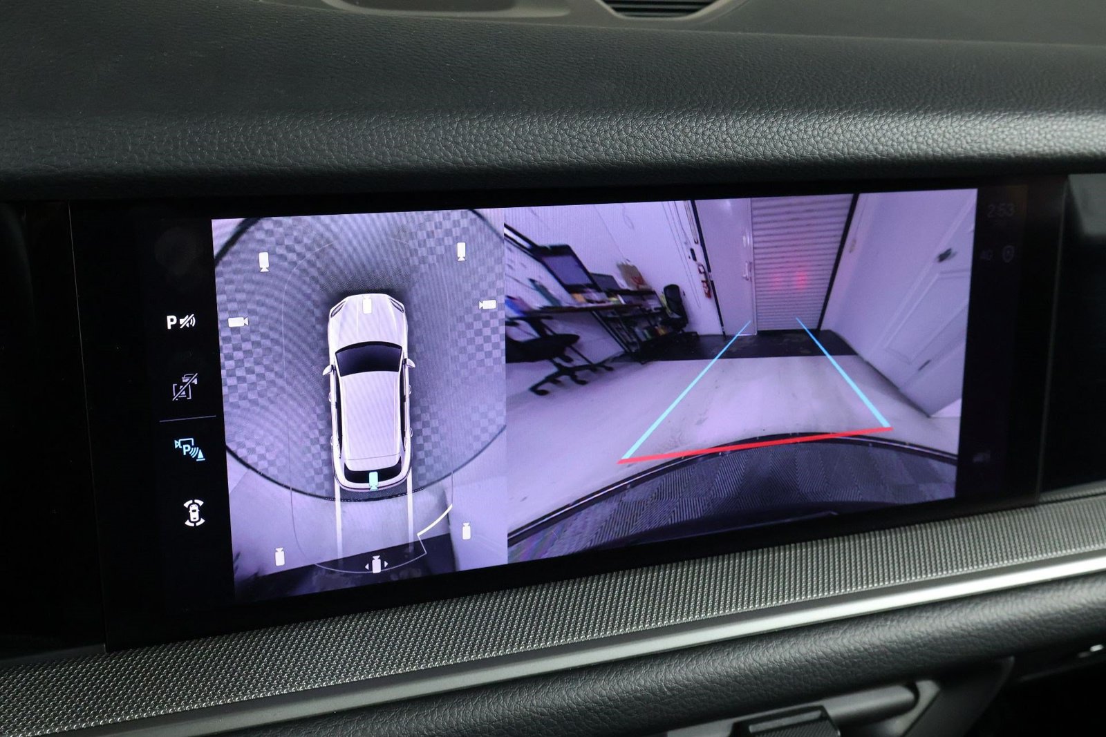 Certified 2026 Porsche Cayenne AWD/4WD image 17