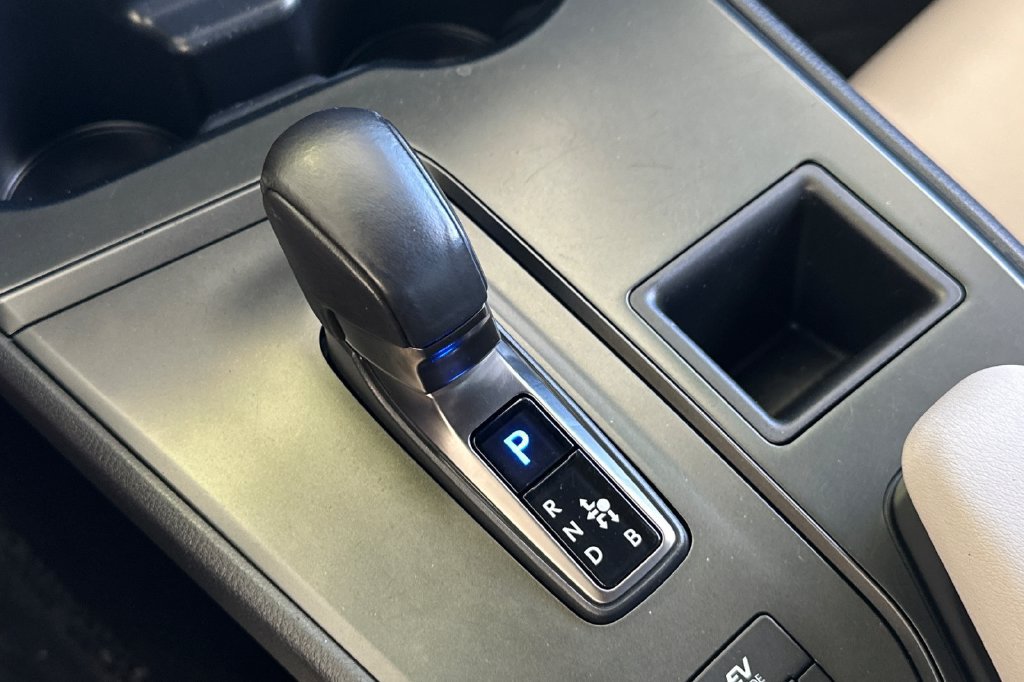 Used 2025 Lexus UX 300h FWD w/ Accessory Package (Z2) image 24
