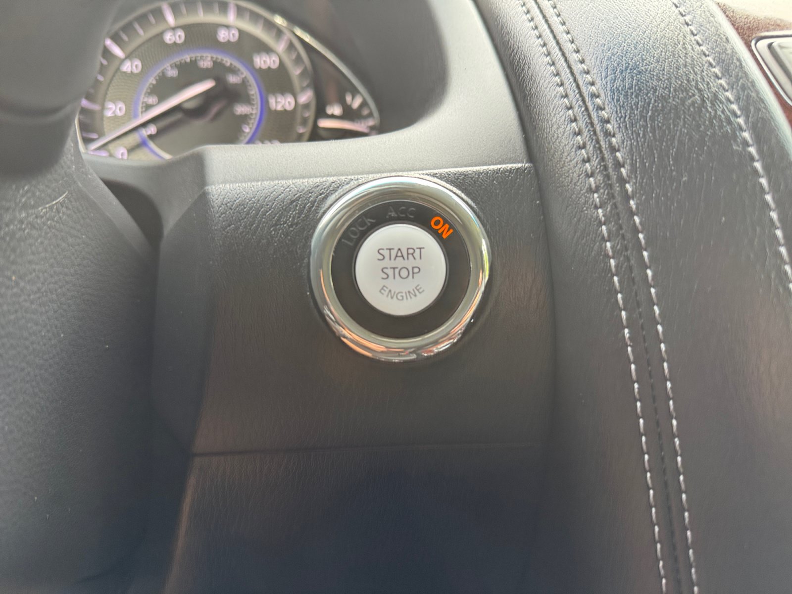Used 2016 INFINITI QX80 4WD w/ Deluxe Technology Package image 25