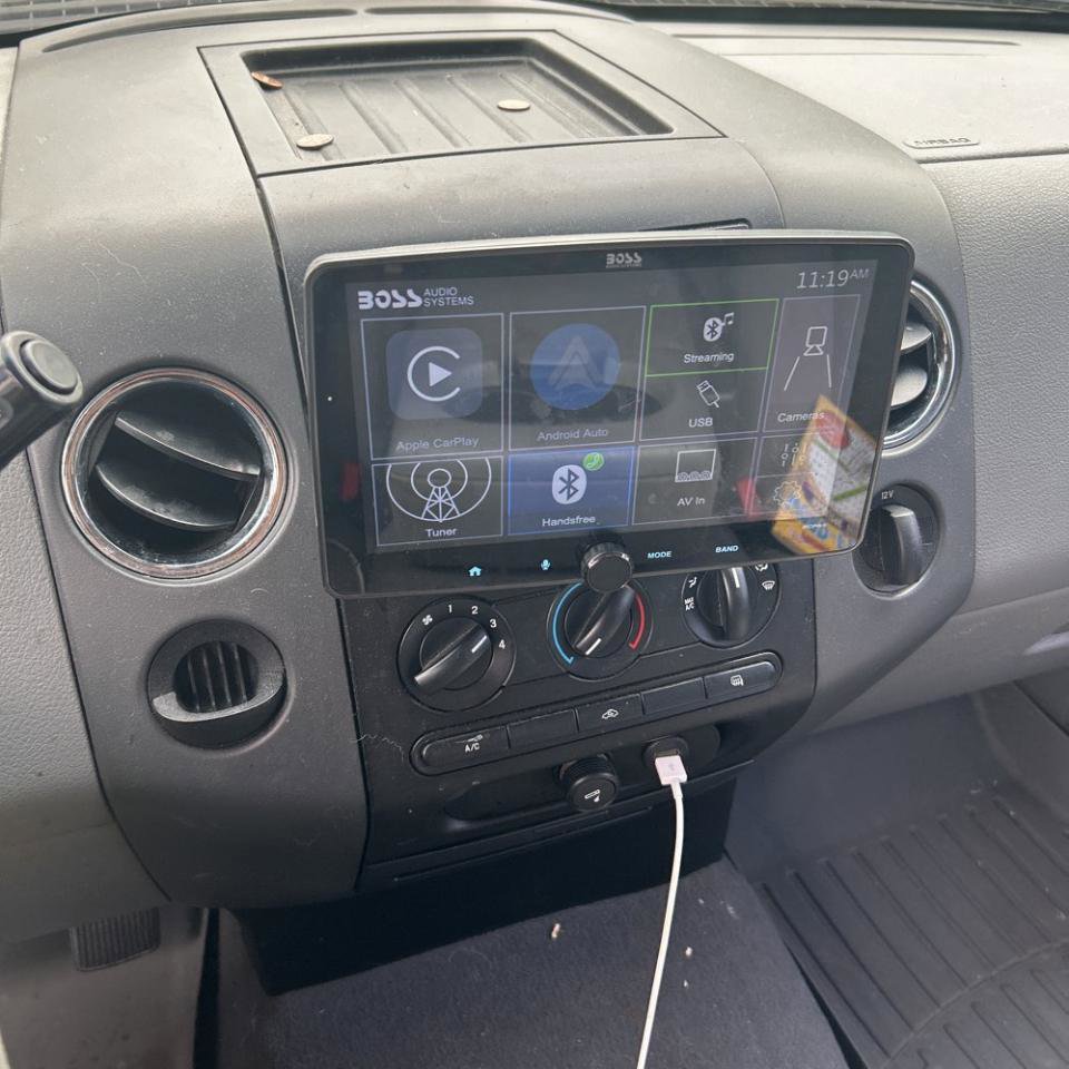 Used 2005 Ford F150 XLT image 11