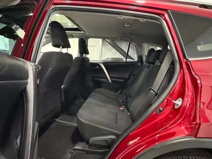 Used 2018 Toyota RAV4 XLE w/ Plus Extra Value Package AWD/4WD image 7