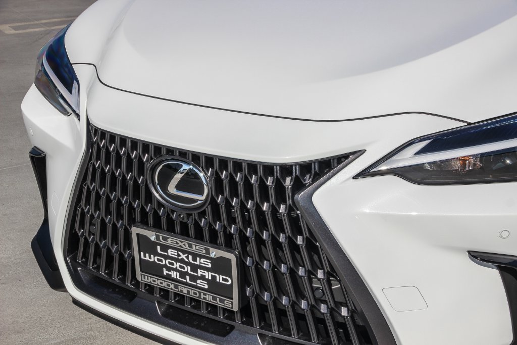Used 2026 Lexus NX 450h+ AWD w/ Accessory Package (Z2) image 9