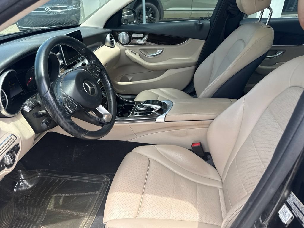Used 2015 Mercedes-Benz C 300 4MATIC Sedan image 2