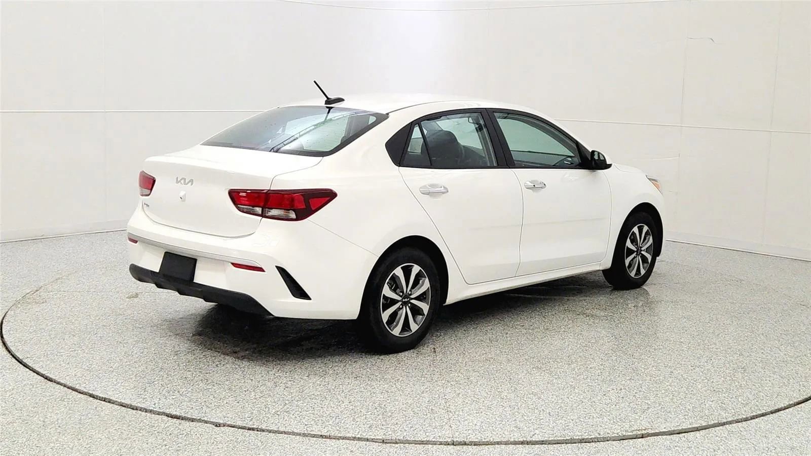 Used 2023 Kia Rio S w/ Technology Package image 7