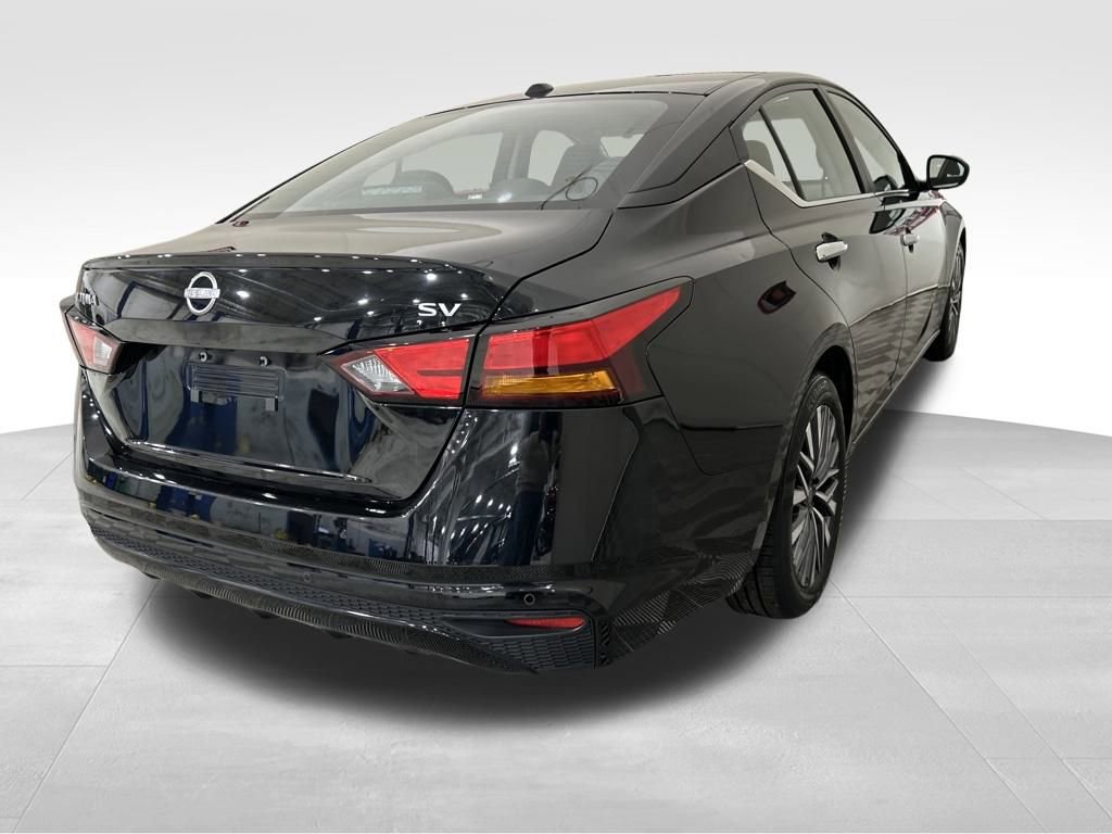 Used 2023 Nissan Altima 2.5 SV image 5