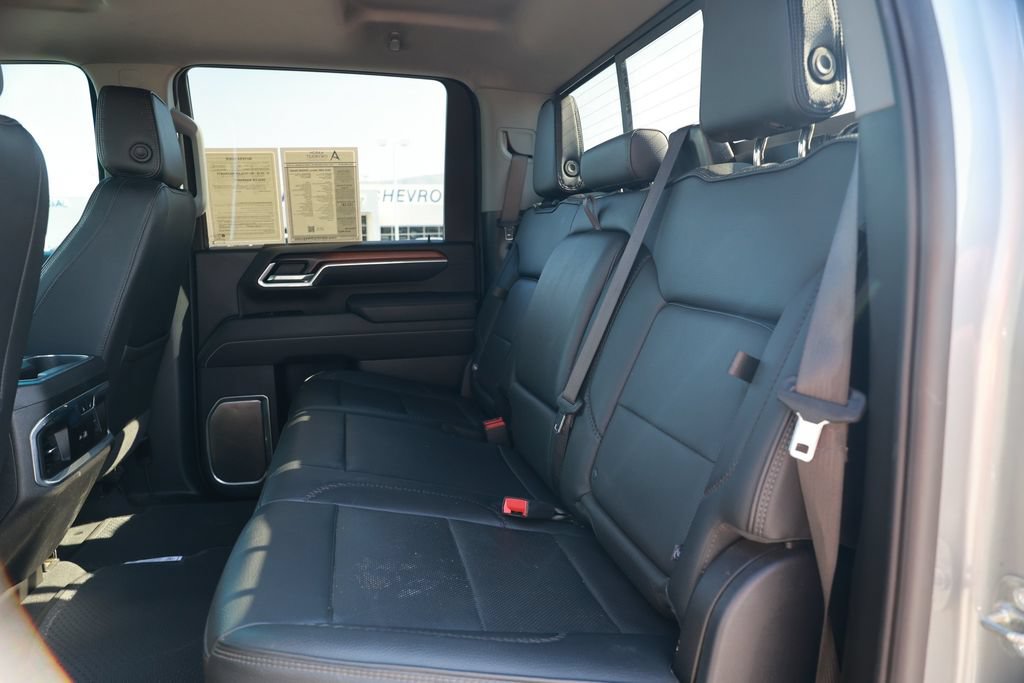 Used 2025 GMC Sierra 3500 Denali w/ Denali Reserve Package AWD/4WD image 39