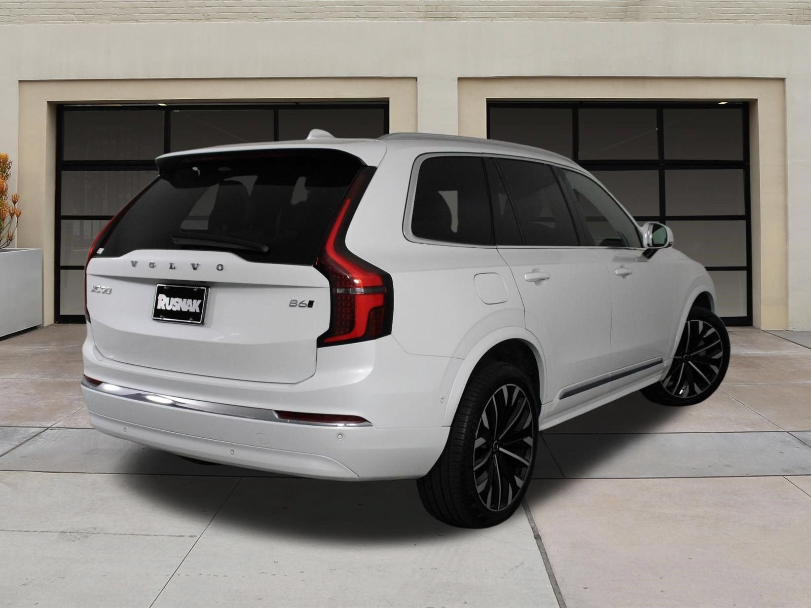 Certified 2026 Volvo XC90 B6 Plus AWD/4WD image 4