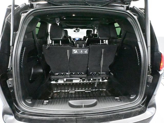 Used 2019 Chrysler Pacifica Touring-L Plus w/ Advanced Safetytec Group FWD image 47