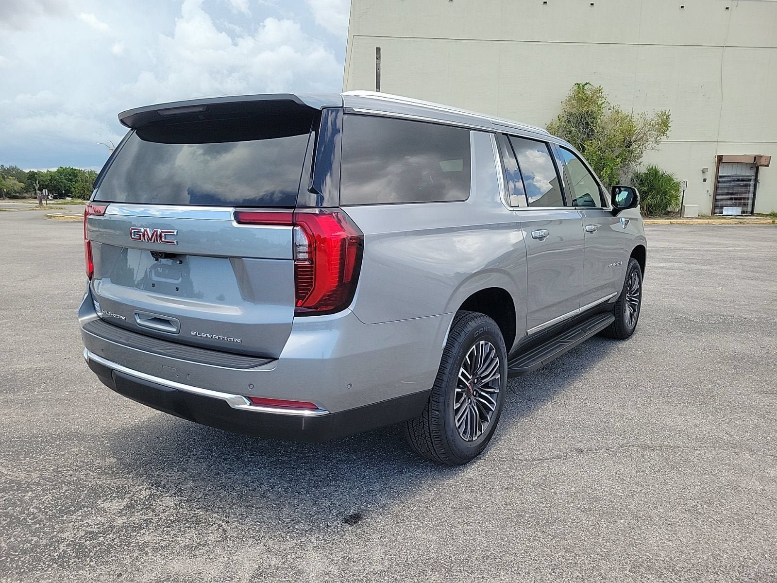New 2026 GMC Yukon XL Elevation w/ Elevation Premium Package RWD image 5