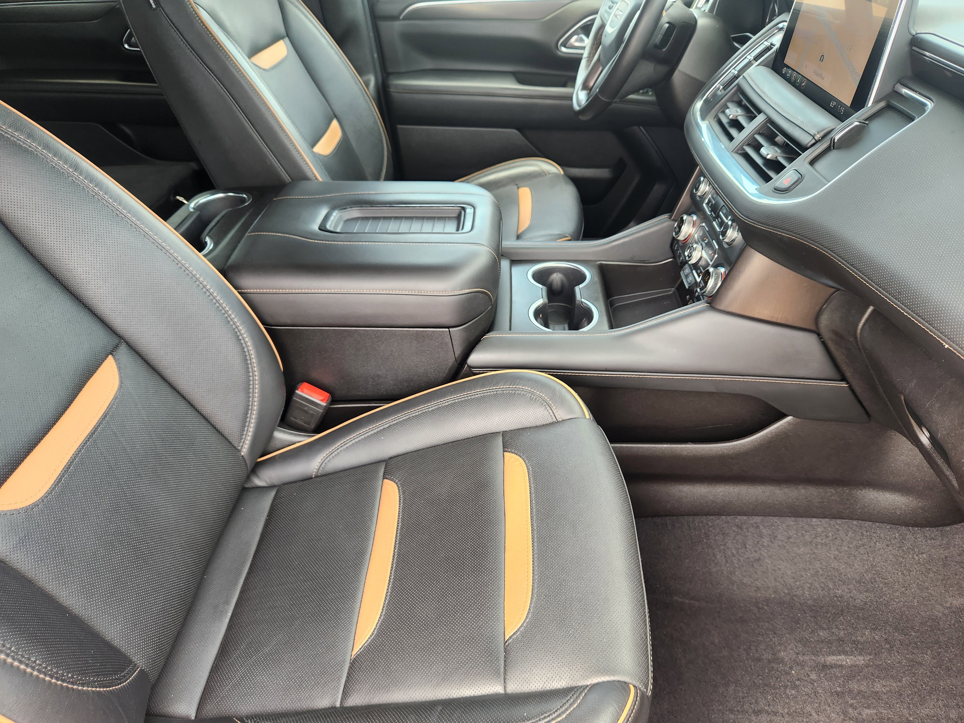 Used 2021 GMC Yukon AT4 w/ AT4 Premium Package image 14