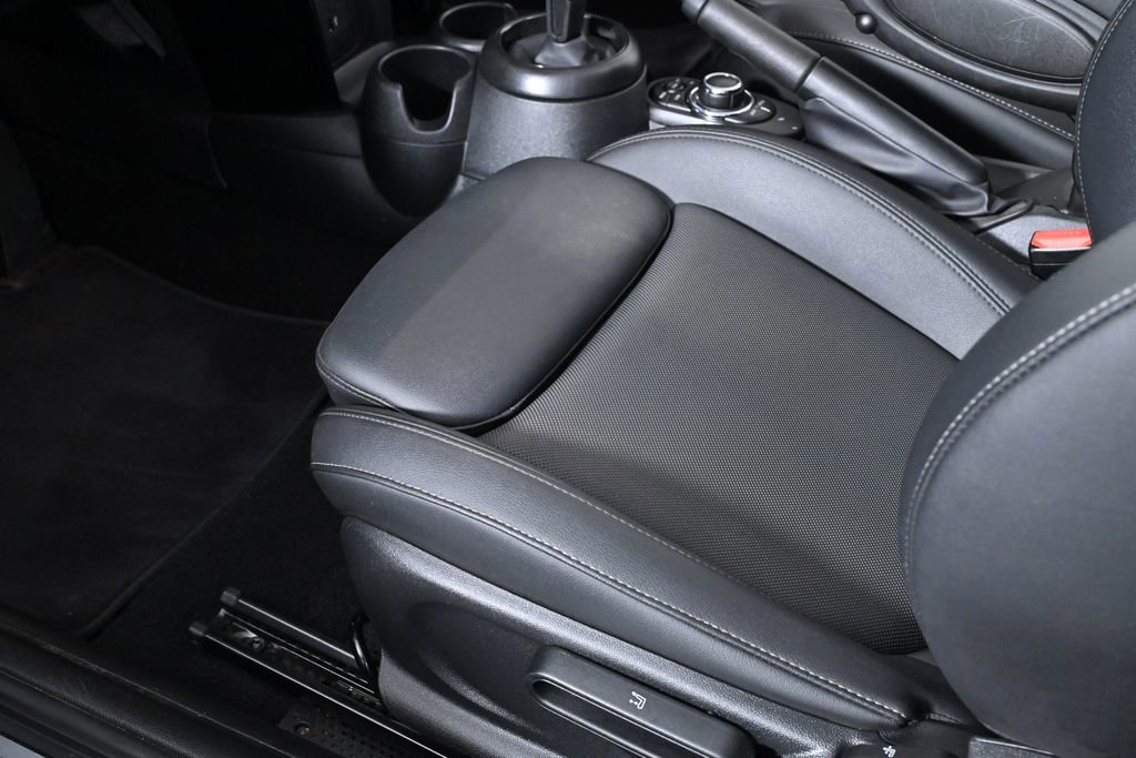 Certified 2024 MINI Cooper image 24