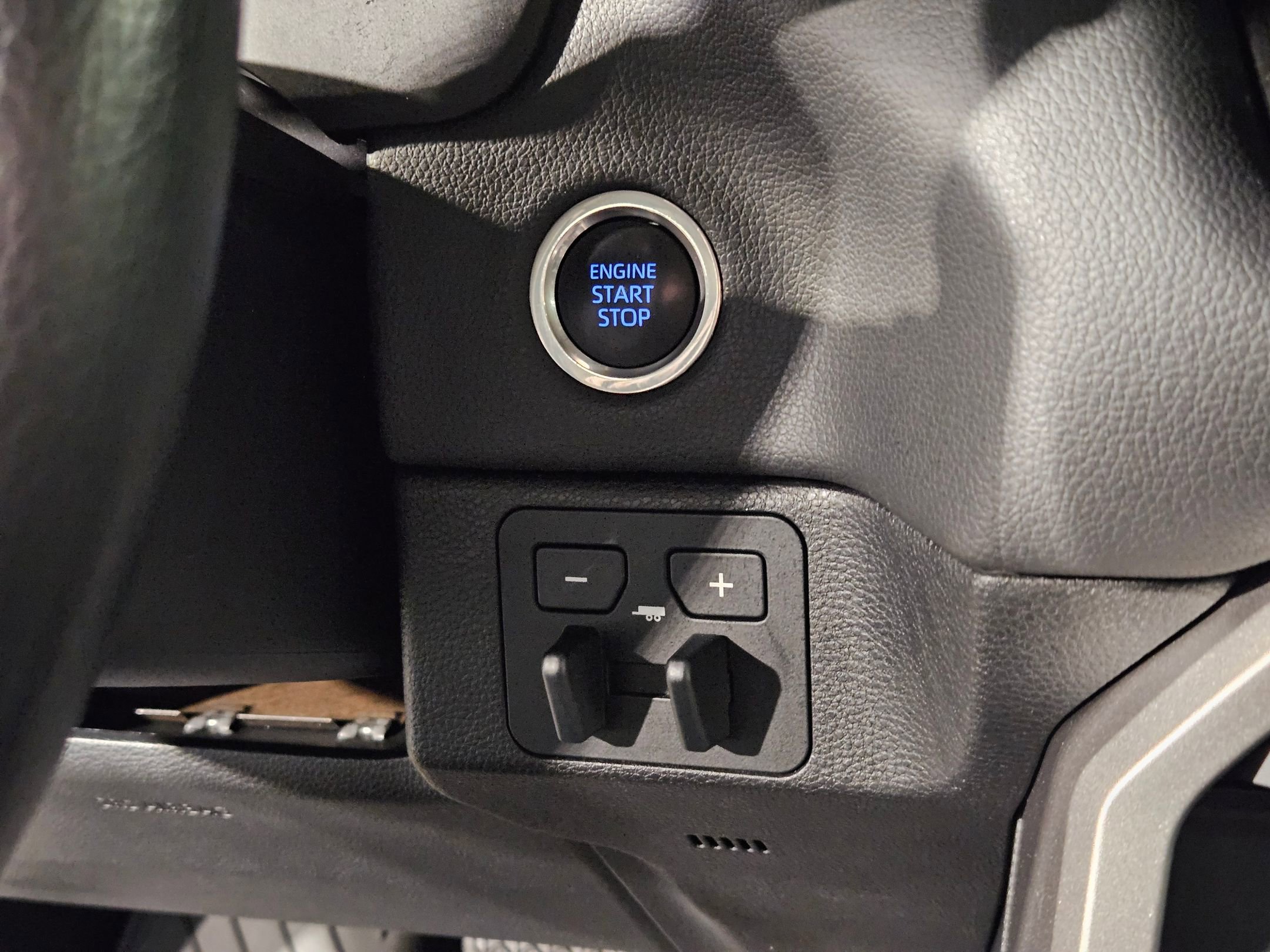 Used 2024 Toyota Tundra Limited image 34