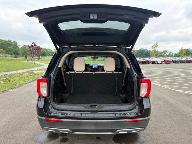 Used 2020 Ford Explorer XLT w/ Equipment Group 202A AWD/4WD image 11