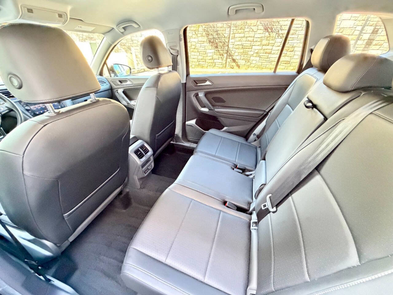 Used 2019 Volkswagen Tiguan SE image 29