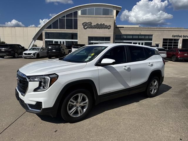 Used 2024 GMC Terrain SLE AWD/4WD image 1