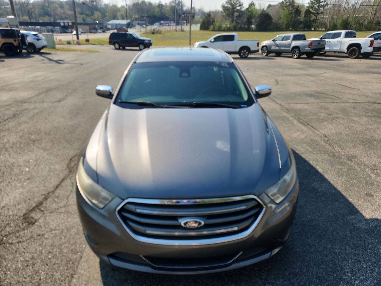 Used 2014 Ford Taurus Limited w/ Equipment Group 301A FWD image 3