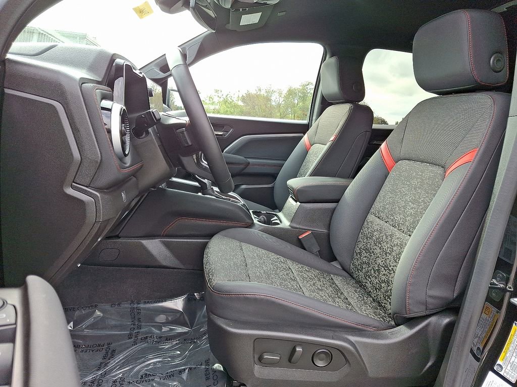 Used 2024 Chevrolet Colorado Z71 image 13