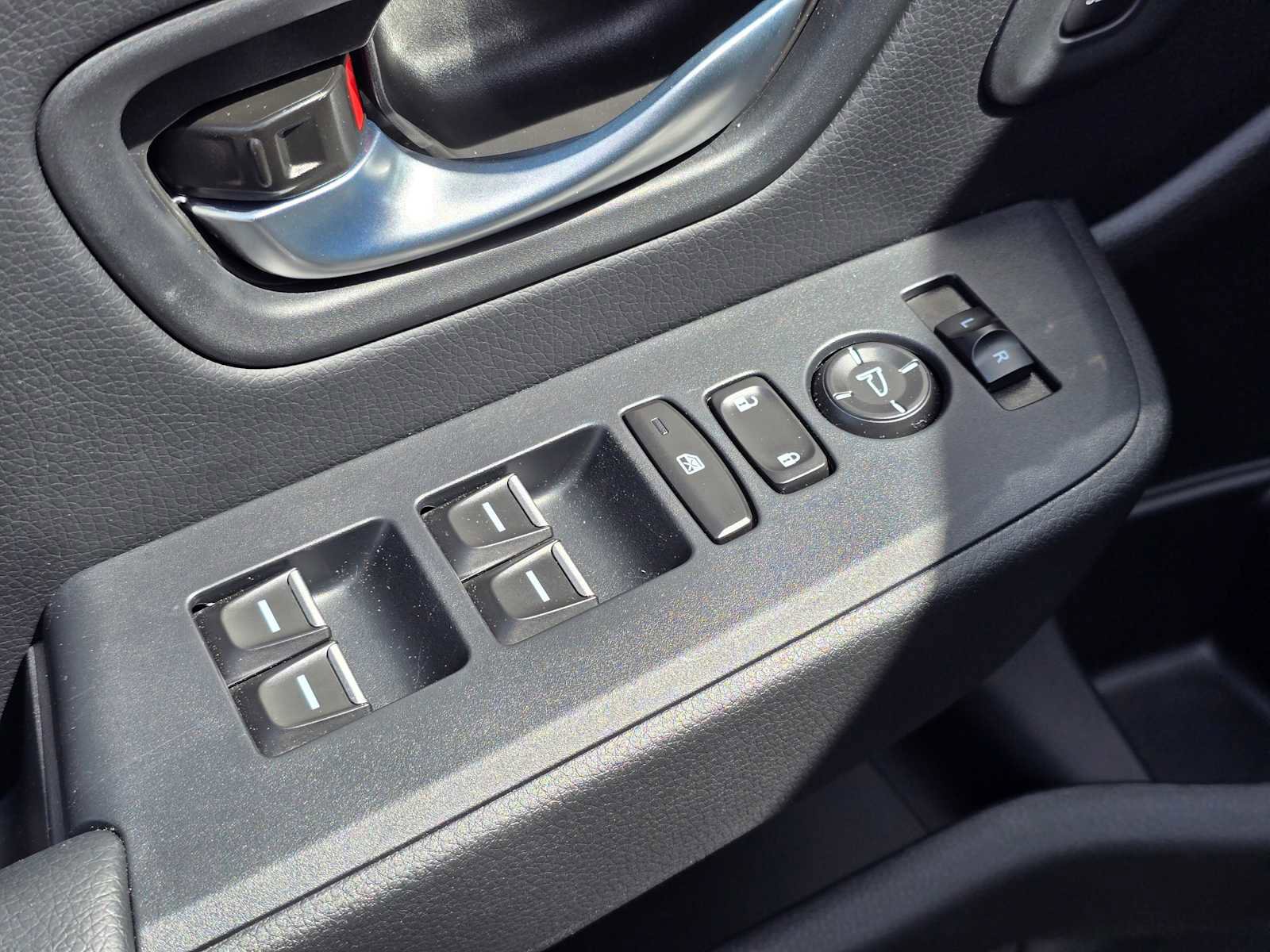 Used 2025 Honda Pilot Touring image 23