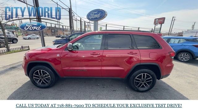 Used 2020 Jeep Grand Cherokee Trailhawk w/ Trailhawk Luxury Group image 2