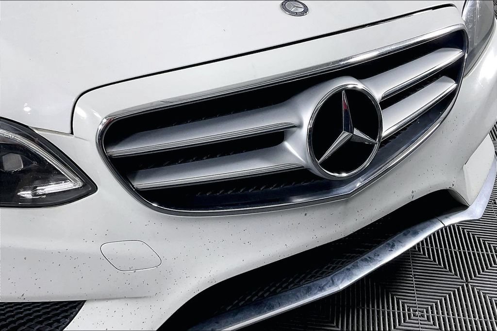Used 2015 Mercedes-Benz E 400 Sedan image 35