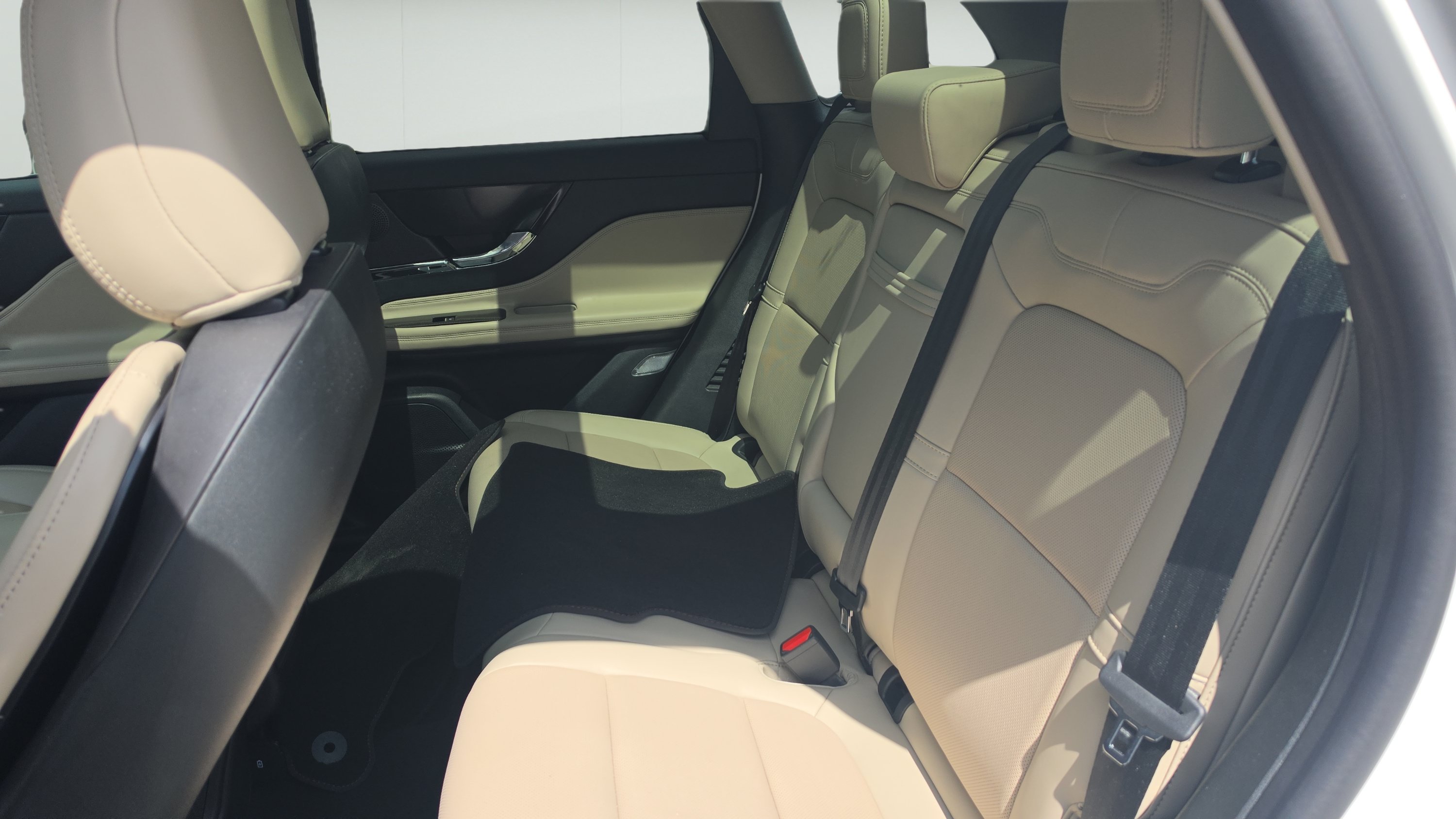Used 2025 Lincoln Corsair Grand Touring AWD/4WD image 18