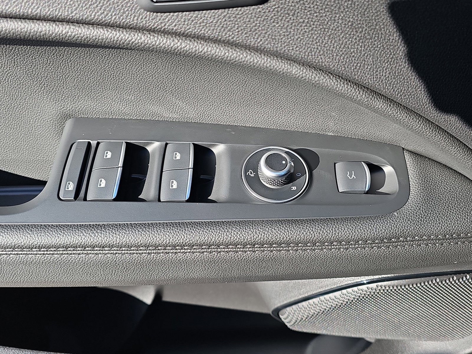 New 2025 Alfa Romeo Stelvio Sprint w/ Veloce Package image 29