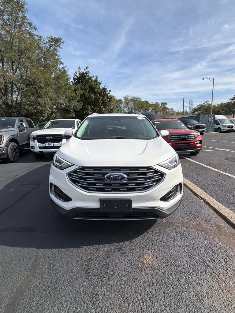 Used 2020 Ford Edge Titanium FWD image 2