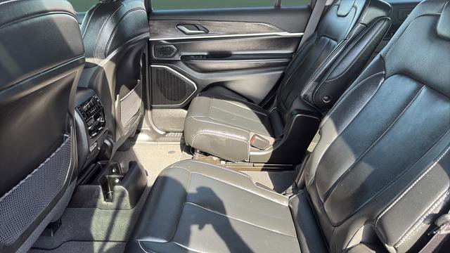 Used 2022 Jeep Grand Cherokee L Limited image 18
