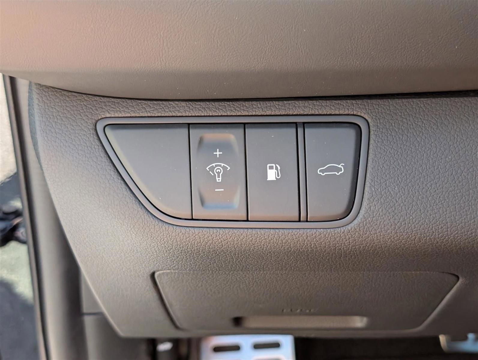 Used 2024 Genesis G70 3.3T Advanced image 22