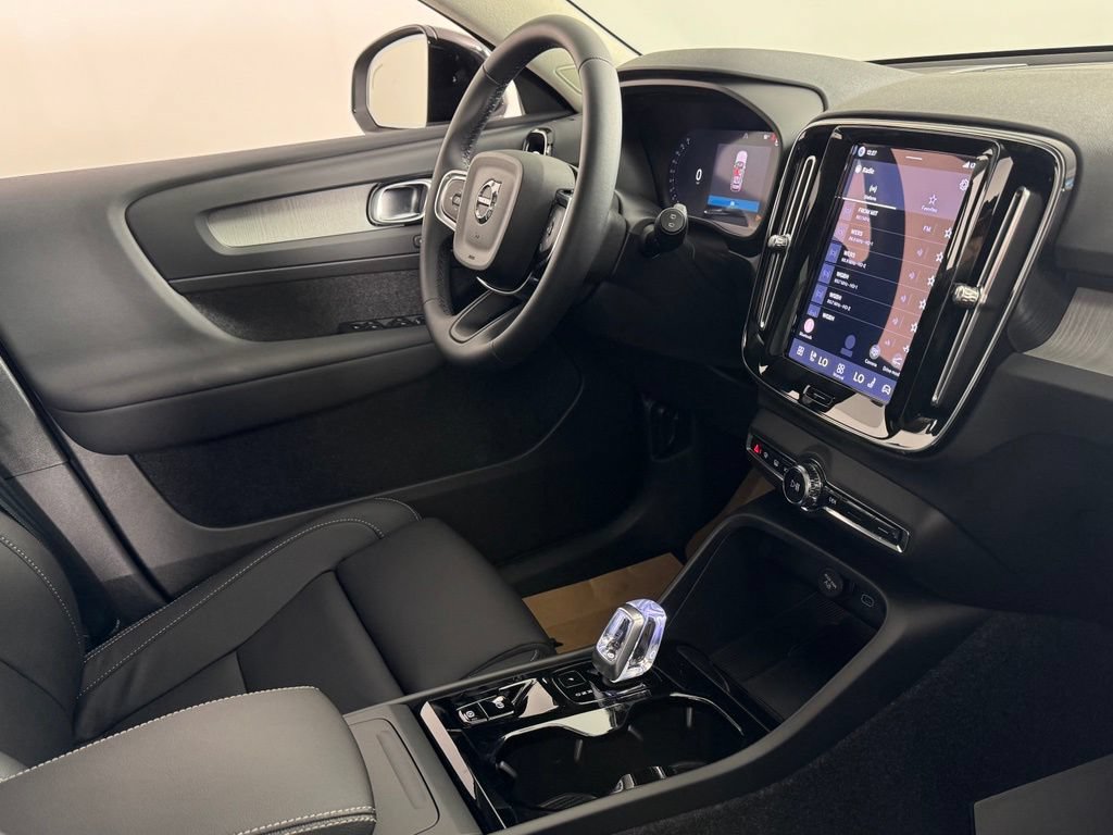 New 2026 Volvo XC40 B5 Plus w/ Protection Package Premier AWD/4WD image 8