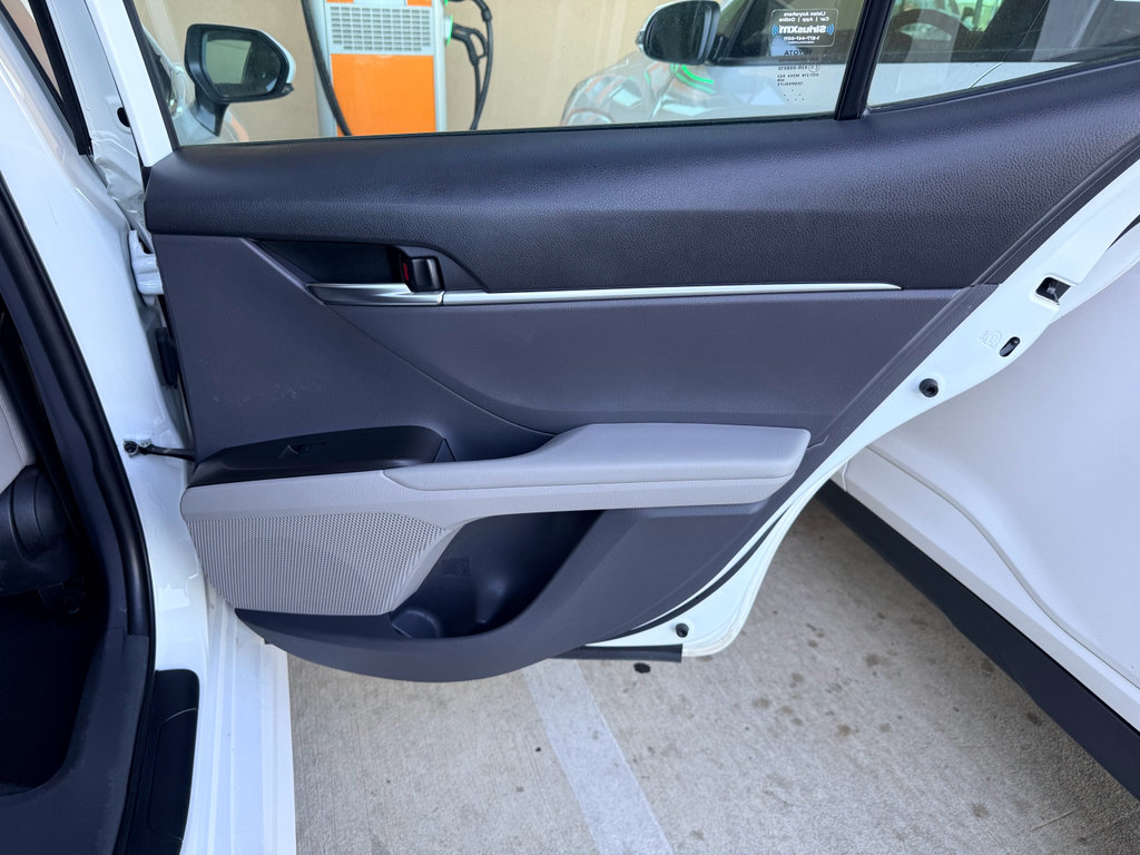Used 2022 Toyota Camry SE FWD image 24