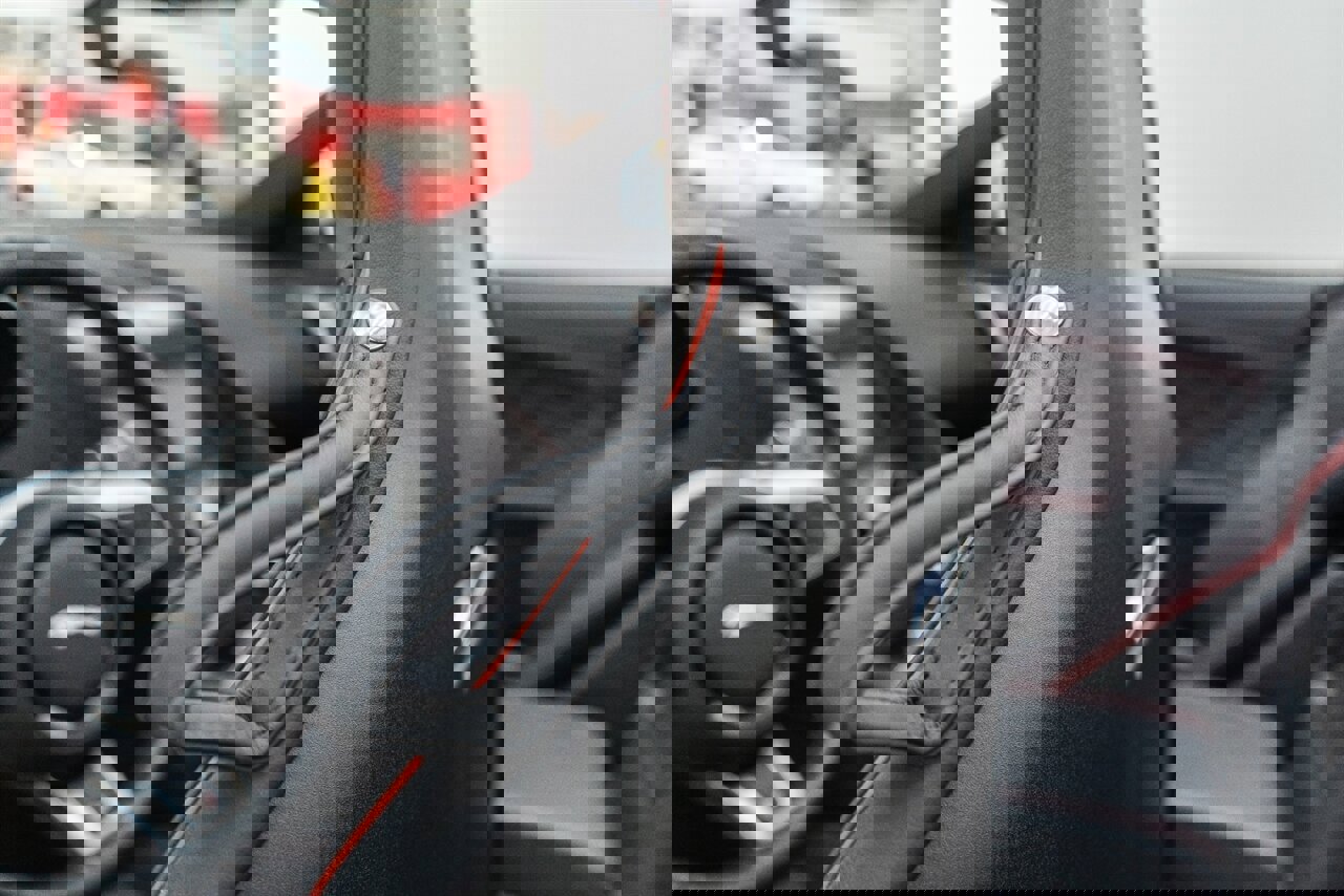 Used 2020 Jaguar F-TYPE SVR image 25