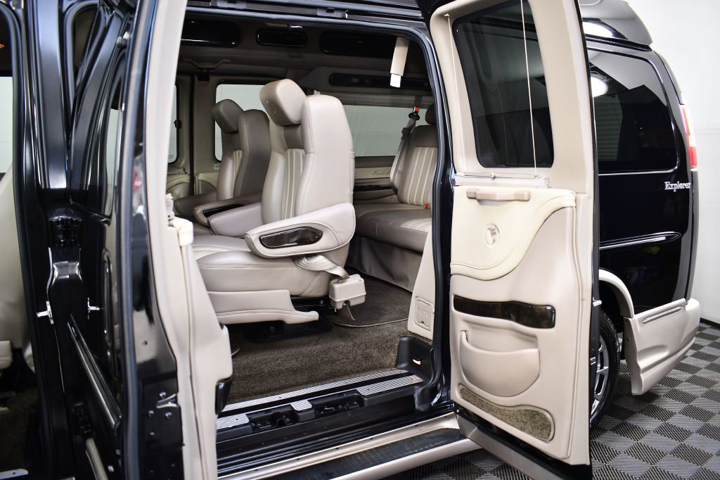 Used 2013 GMC Savana 1500 AWD image 26