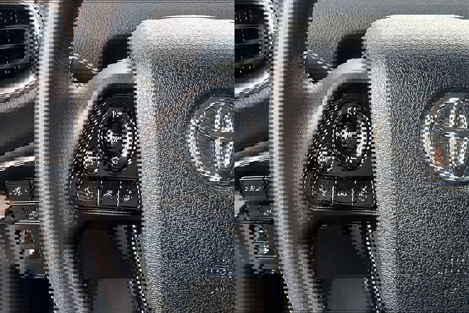 Used 2021 Toyota Prius Prime LE image 20