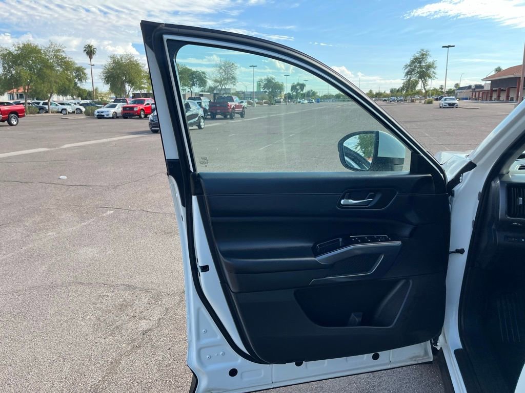 Used 2023 Nissan Pathfinder SL image 22
