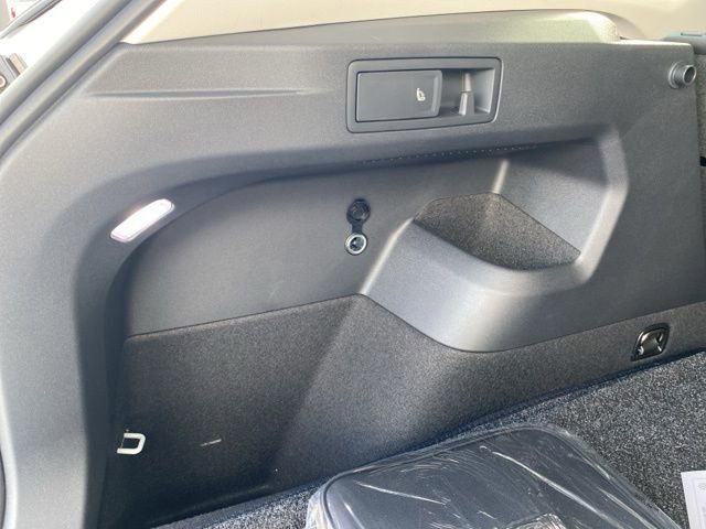 Used 2025 Volkswagen Tiguan S AWD/4WD image 57