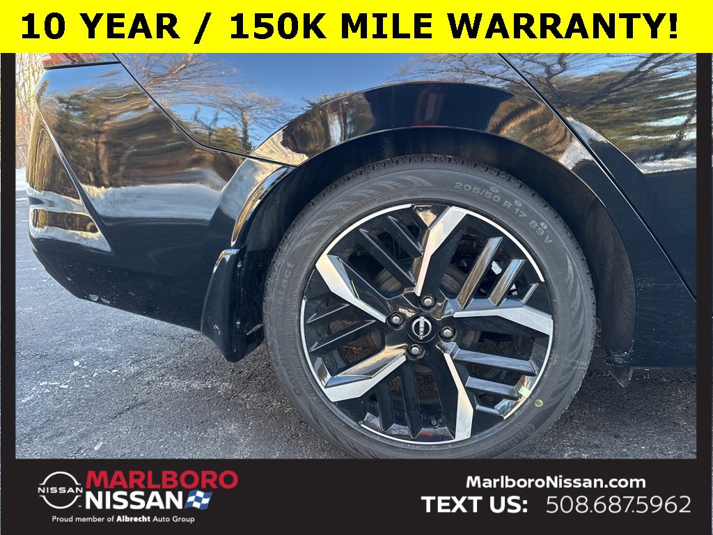 New 2025 Nissan Versa SR w/ Trunk Package image 9