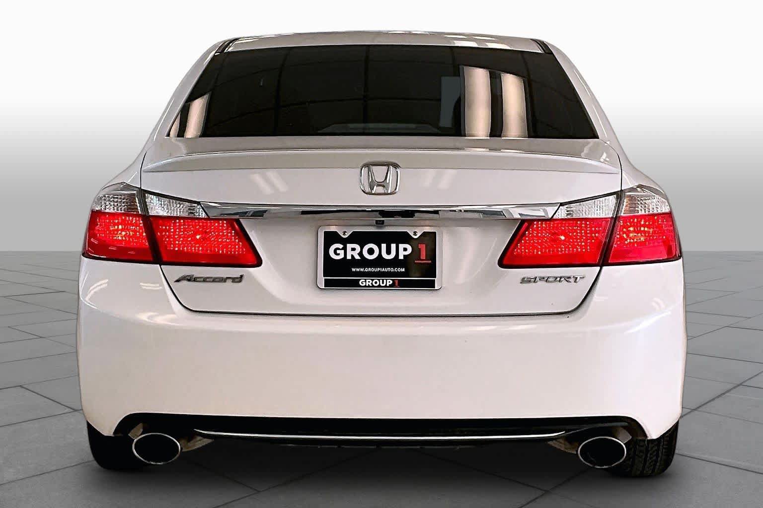 Used 2015 Honda Accord Sport image 4