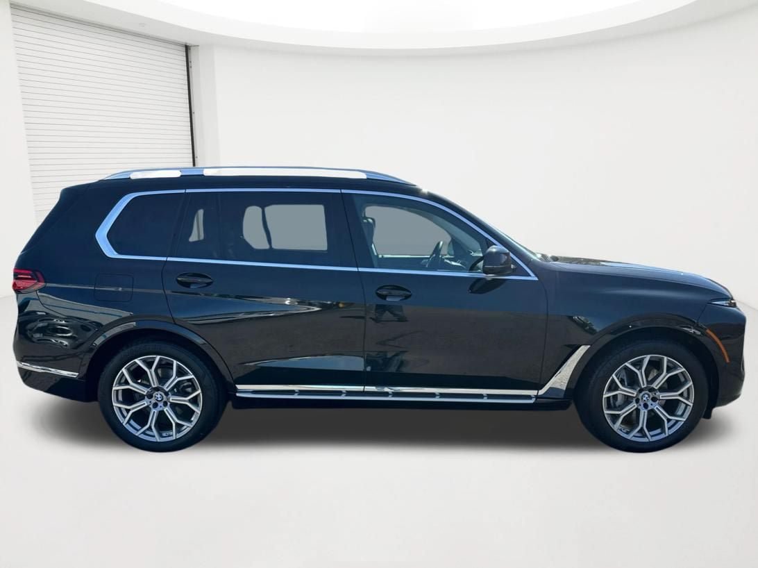 Used 2026 BMW X7 xDrive40i AWD/4WD image 4