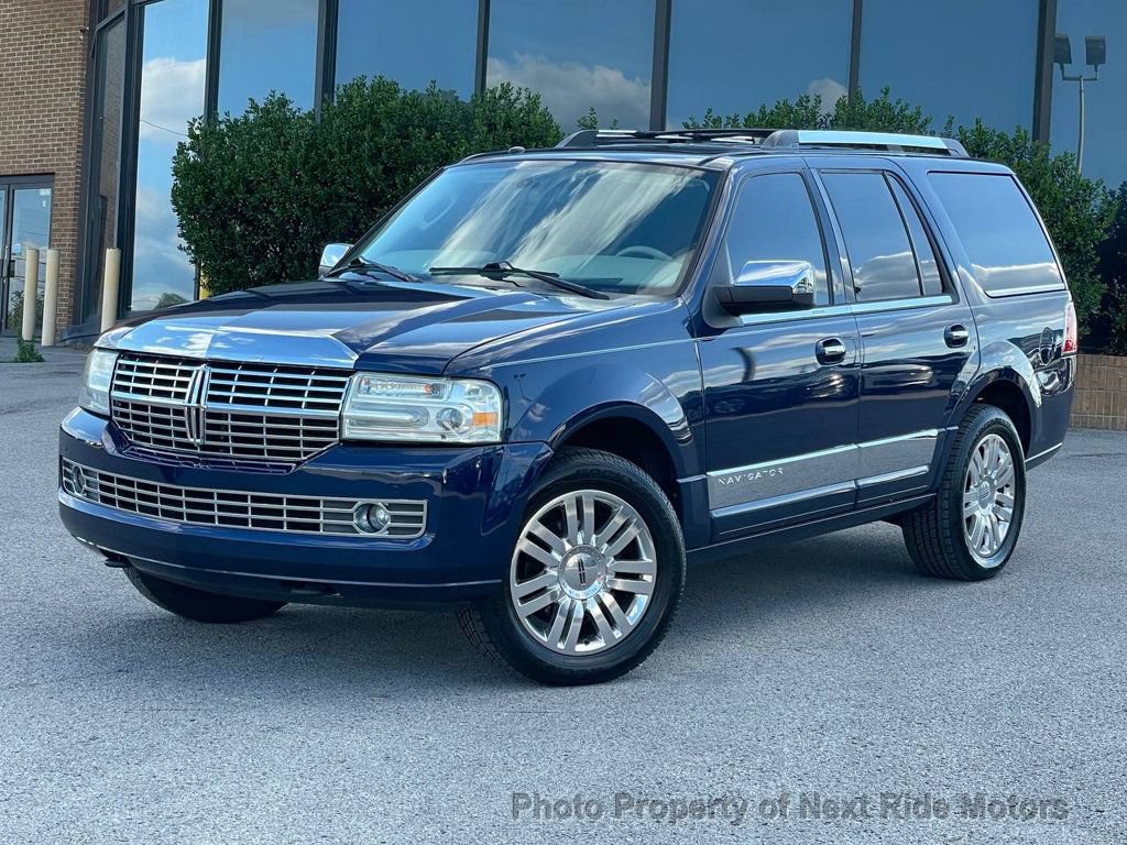 Used 2011 Lincoln Navigator 2WD image 7