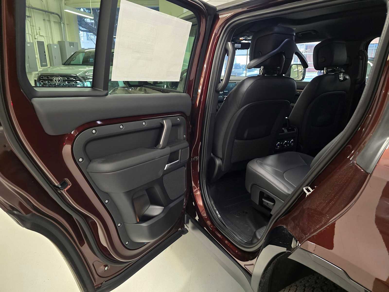 New 2026 Land Rover Defender 130 X-Dynamic SE image 17